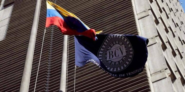 Venezuela registra un crecimiento económico continuo tras trece trimestres de recuperación, según BCV; El sector inmobiliario enfrenta incertidumbre por la tensión política actual; La banca privada en Venezuela otorgará 300.000 créditos para emprendedores, según Maduro