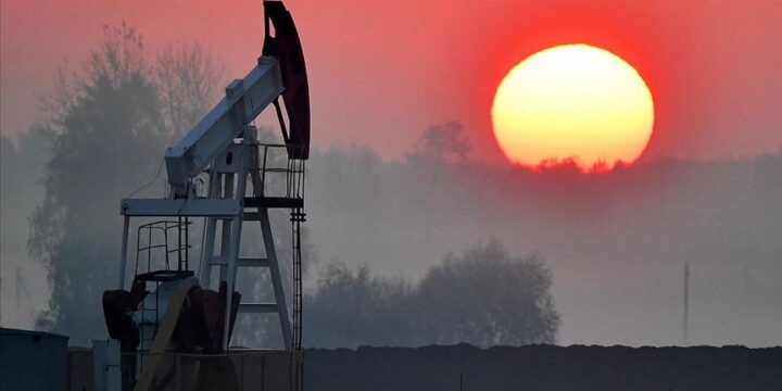 Venezuela entre los 3 países más autoritarios; Las exportaciones petroleras caen en julio; Efectos de las relaciones comerciales Colombia – Venezuela